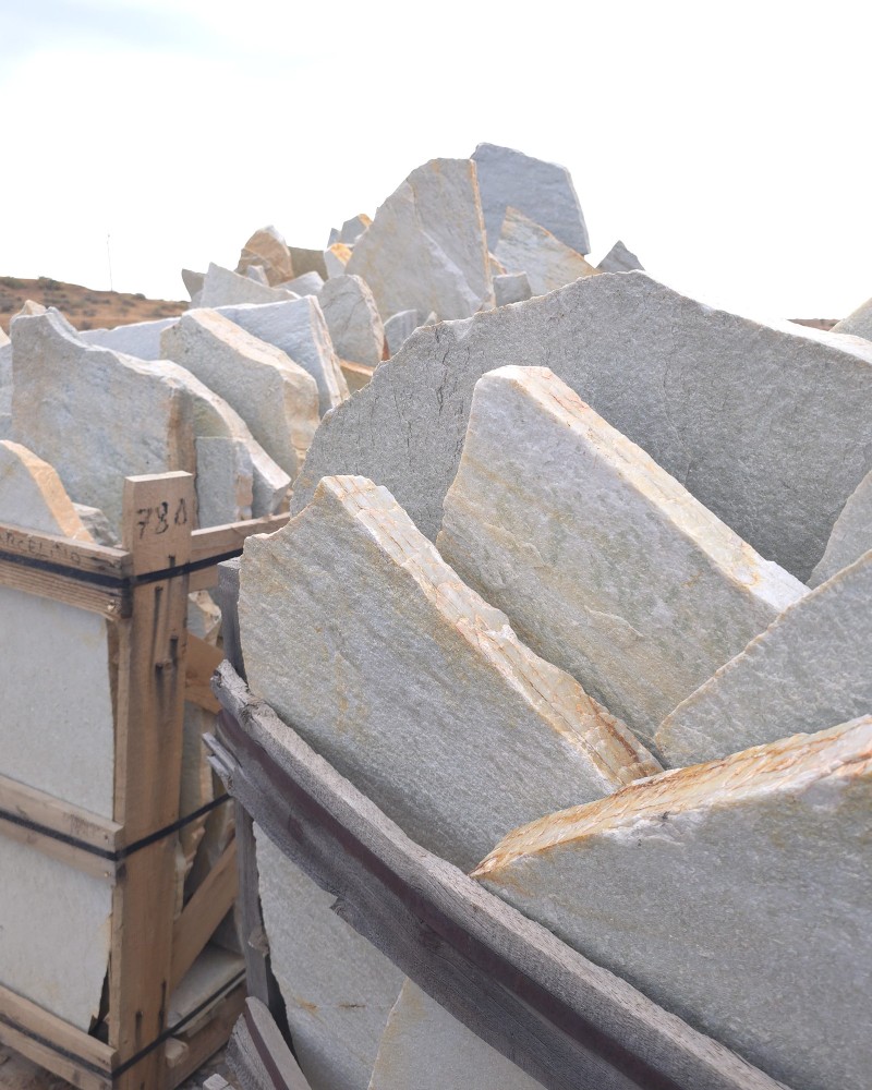 1-2" Arctic Flagstone - Supers 