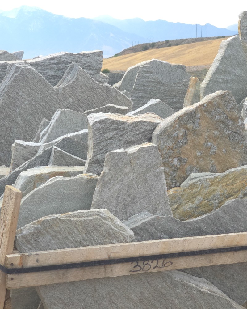 1 ¾ – 2 1/4" Silver Shores Flagstone - Supers 