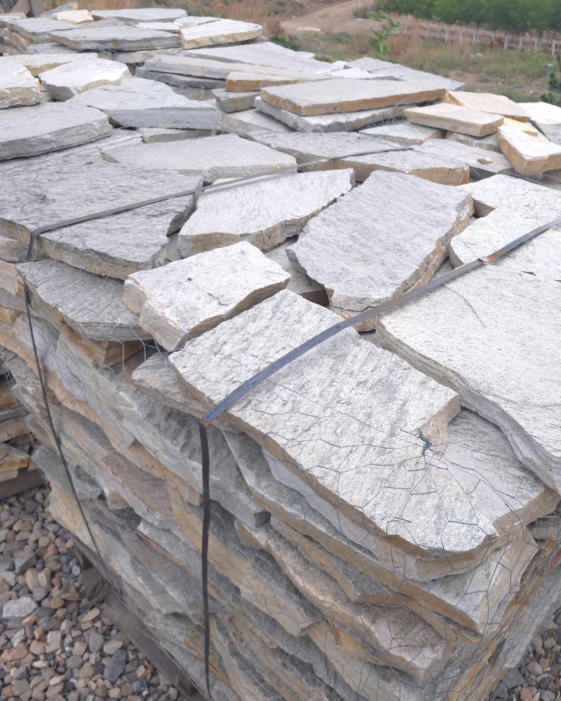 1 ¾ – 2 1/4" Silver Shores Flagstone 